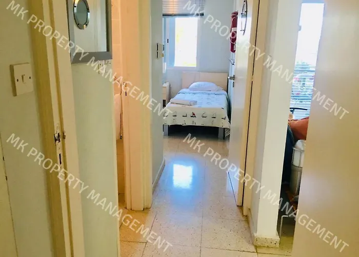 Yiallos Village C107 アパート ラルナカ